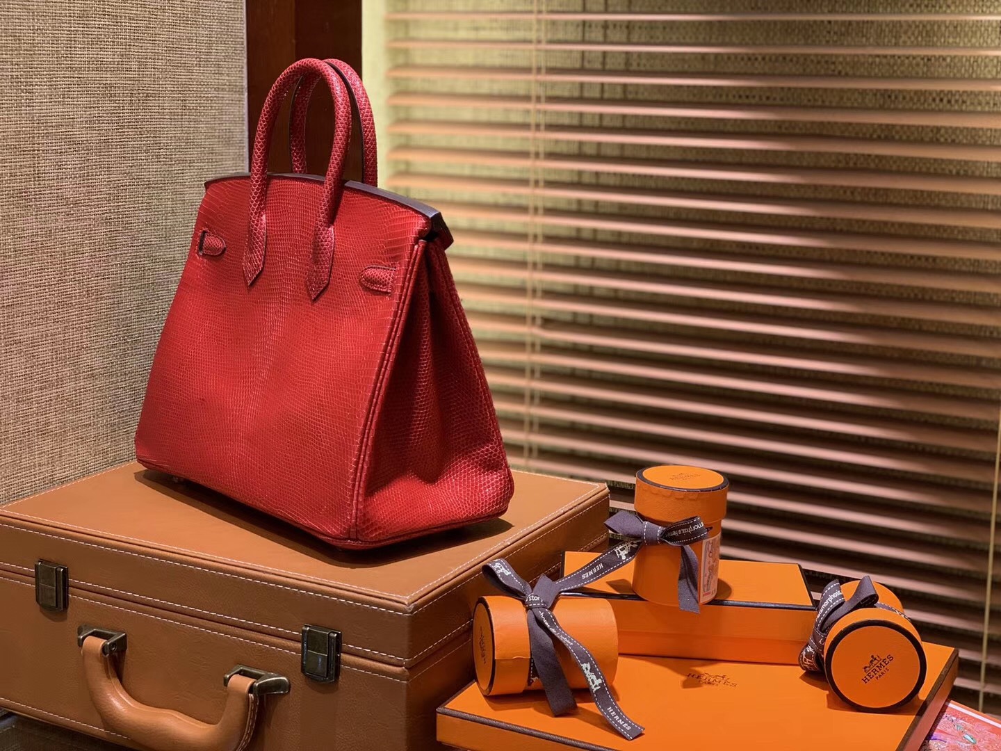 Hermès（爱马仕）Birkin铂金包 大红 南非鱼野生蜥蜴皮 原版蜜蜡线 金扣 25cm