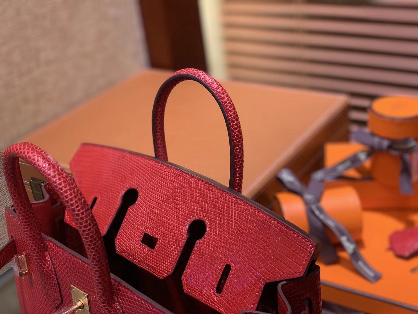 Hermès（爱马仕）Birkin铂金包 大红 南非鱼野生蜥蜴皮 原版蜜蜡线 金扣 25cm