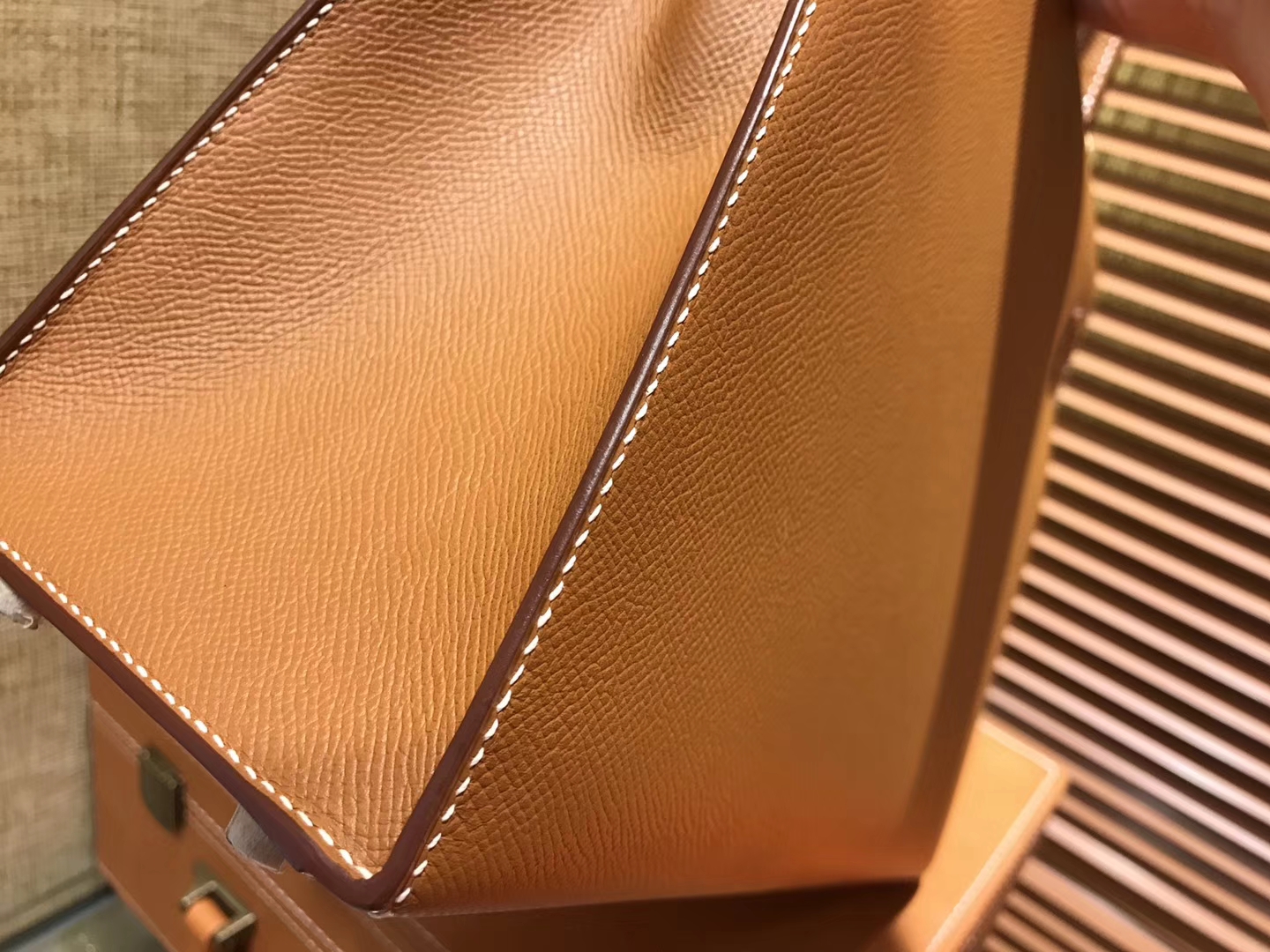 Hermès（爱马仕）Kelly 25，28，32(凯莉包) 金棕色 德国进口 掌纹牛皮 原版蜜蜡线 全手工缝制
