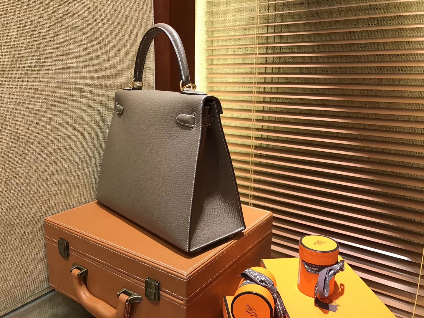 Hermès（爱马仕）Kelly 28(凯莉包) 大象灰 德国进口 掌纹牛皮 原版蜜蜡线 全手工缝制