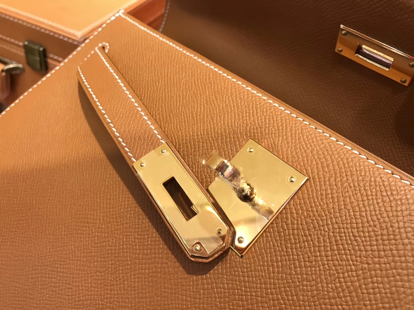 Hermès（爱马仕）Kelly 25，28，32(凯莉包) 金棕色 德国进口 掌纹牛皮 原版蜜蜡线 全手工缝制