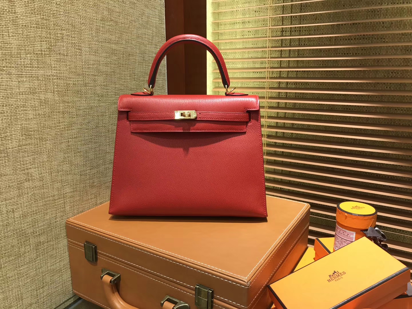 Hermès（爱马仕）Kelly 25(凯莉包) 蕃茄红 德国进口 掌纹牛皮 原版蜜蜡线 全手工缝制