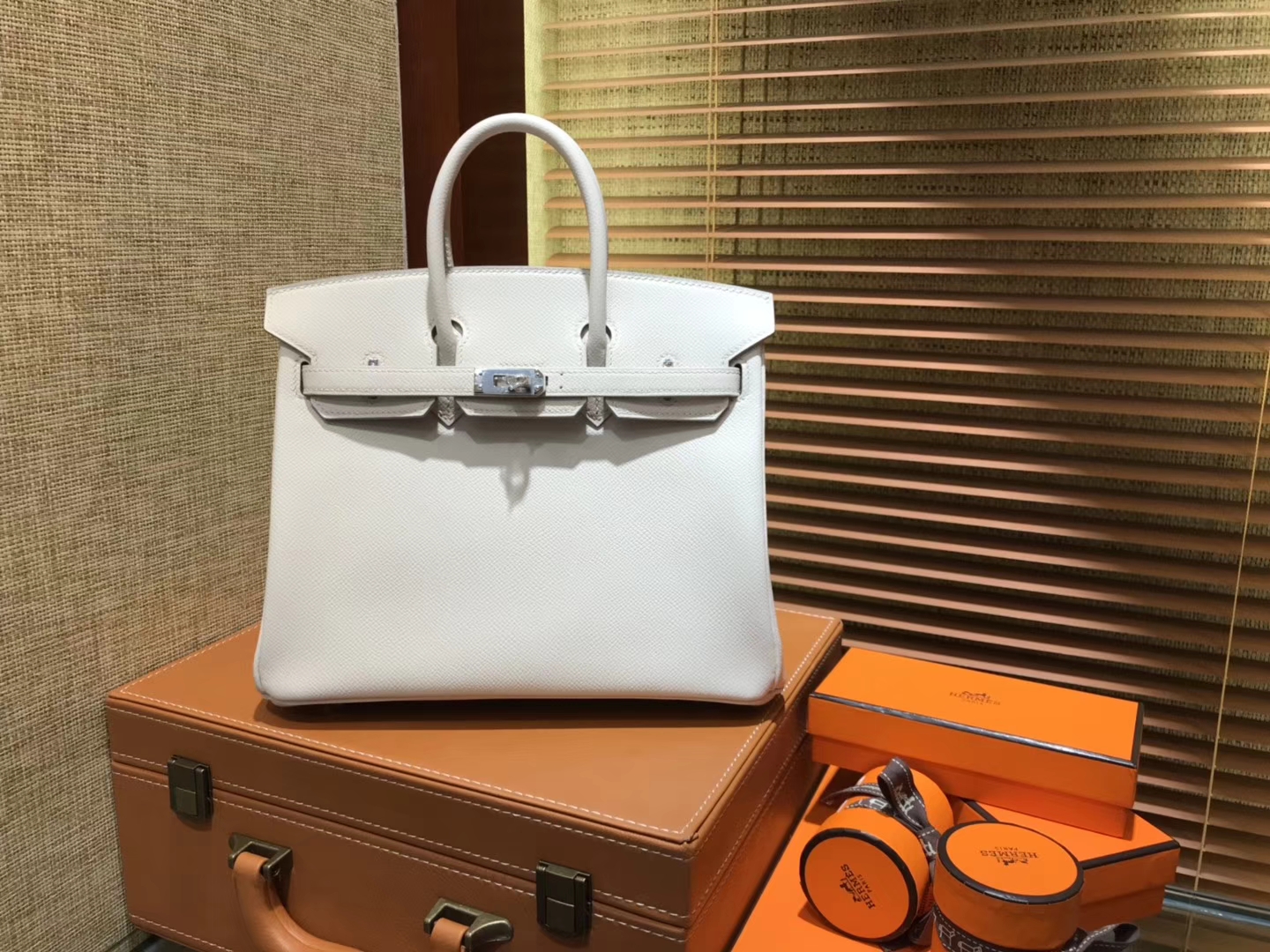 Hermès（爱马仕）Birkin 25cm ( 铂金包) 掌纹牛皮 奶昔白 原版蜜蜡线 全手工缝制