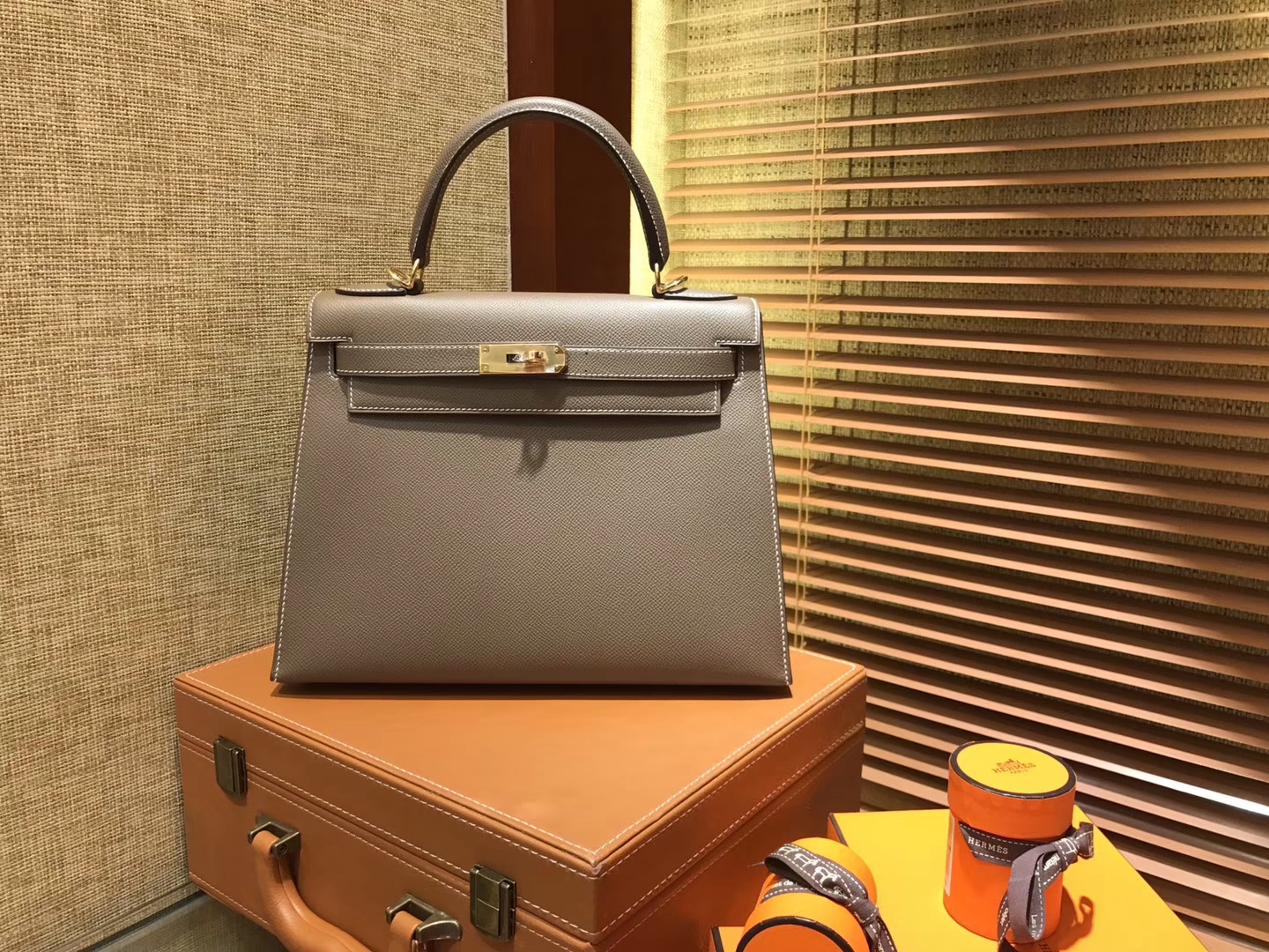 Hermès（爱马仕）Kelly 28(凯莉包) 大象灰 德国进口 掌纹牛皮 原版蜜蜡线 全手工缝制