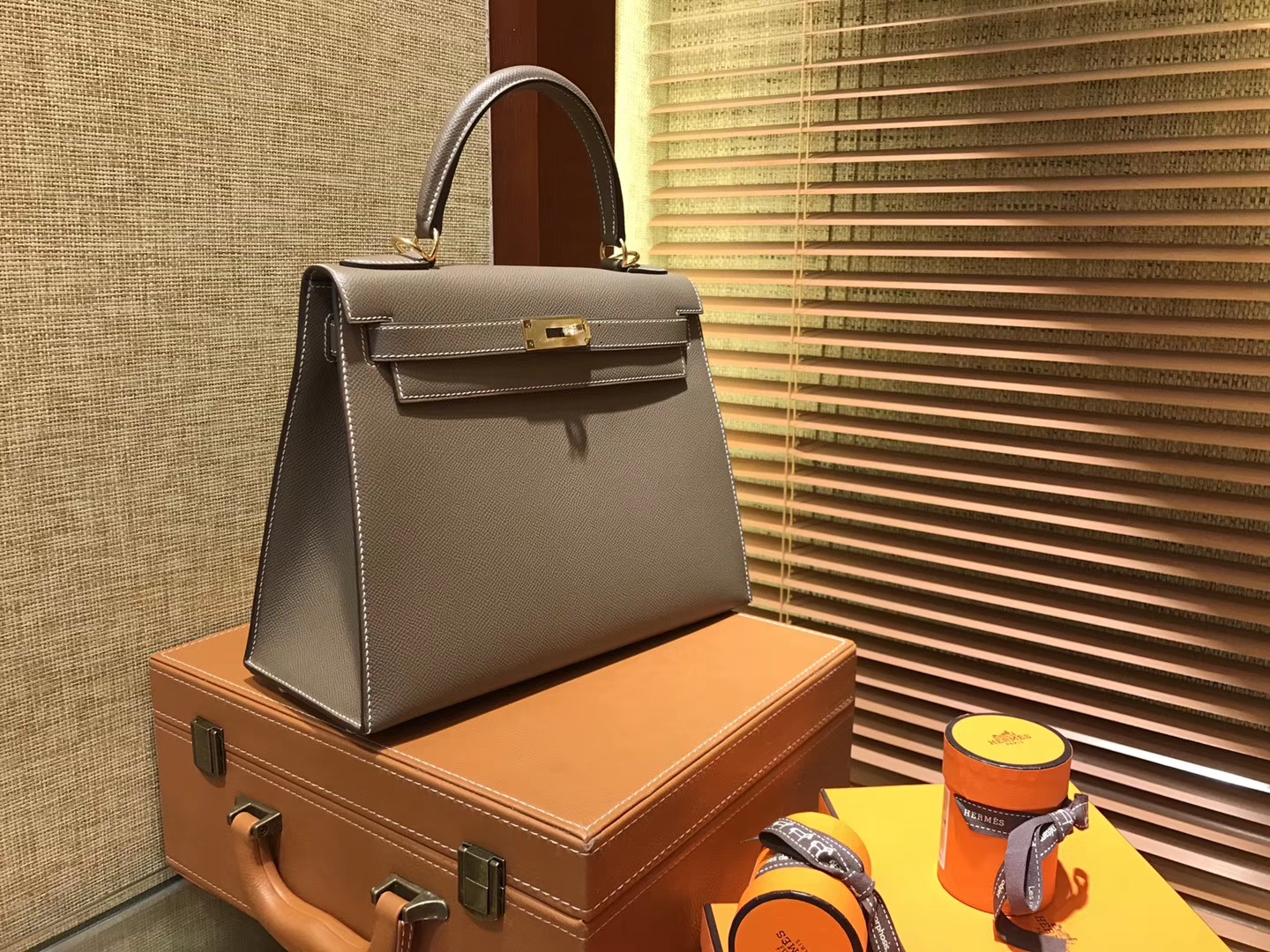Hermès（爱马仕）Kelly 28(凯莉包) 大象灰 德国进口 掌纹牛皮 原版蜜蜡线 全手工缝制