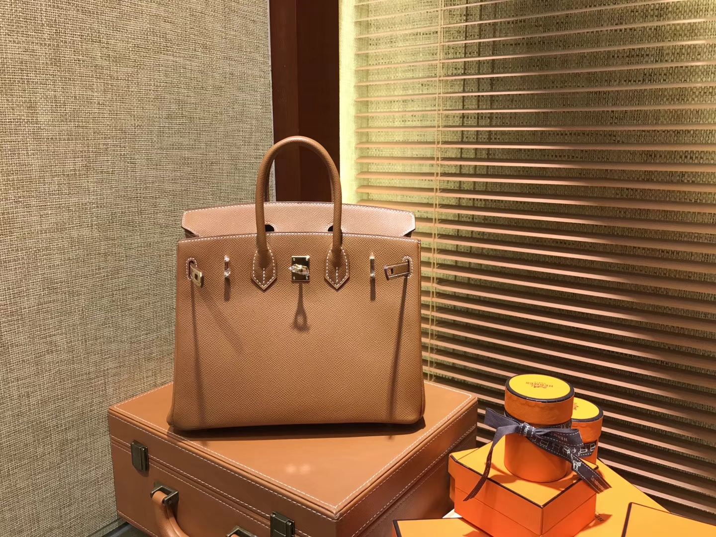Hermès（爱马仕）Birkin 25cm ( 铂金包) 掌纹牛皮 金棕色 原版蜜蜡线 全手工缝制