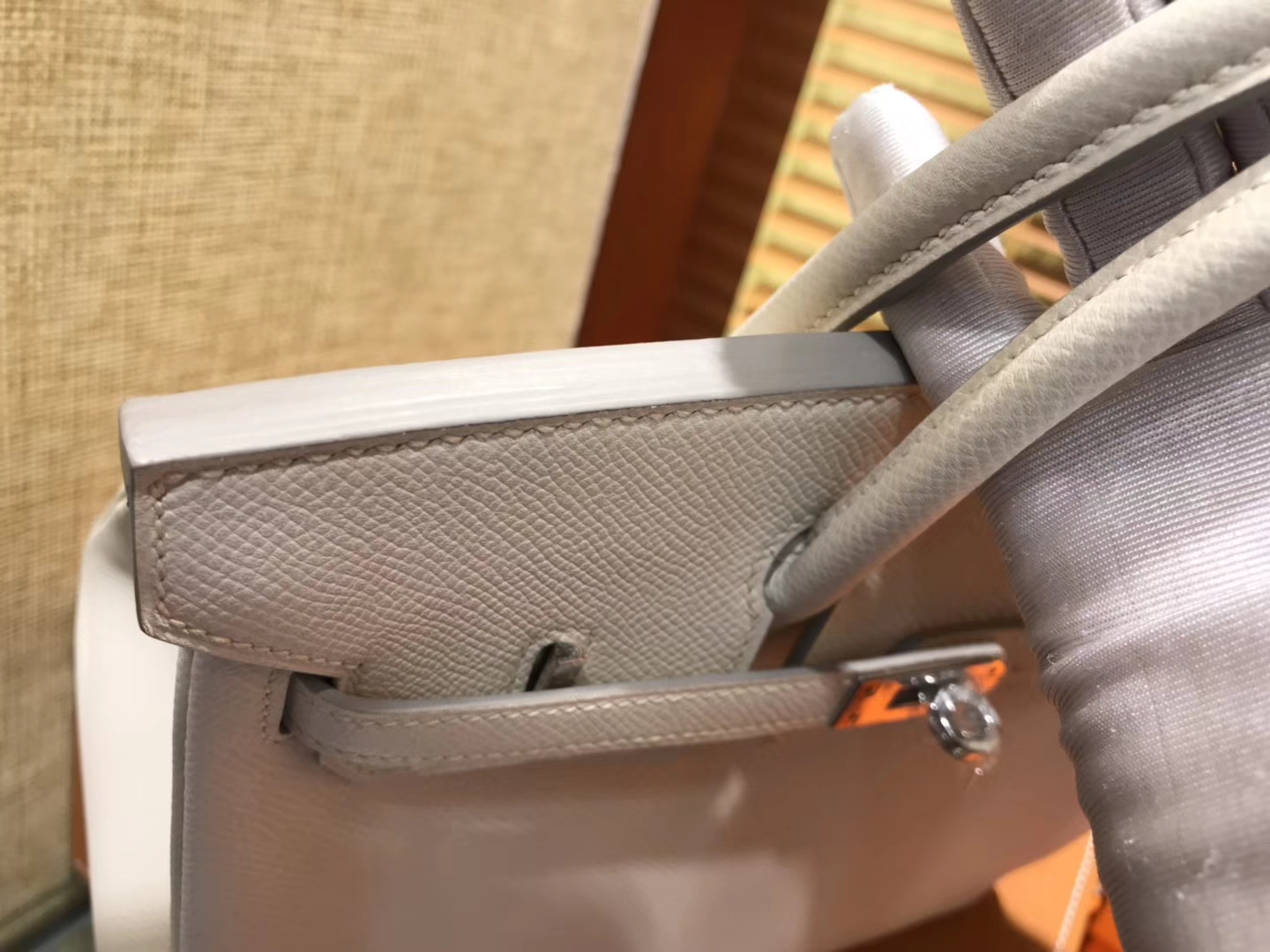 Hermès（爱马仕）Birkin 25cm ( 铂金包) 掌纹牛皮 奶昔白 原版蜜蜡线 全手工缝制