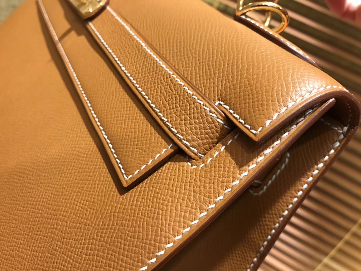 Hermès（爱马仕）Kelly 25，28，32(凯莉包) 金棕色 德国进口 掌纹牛皮 原版蜜蜡线 全手工缝制