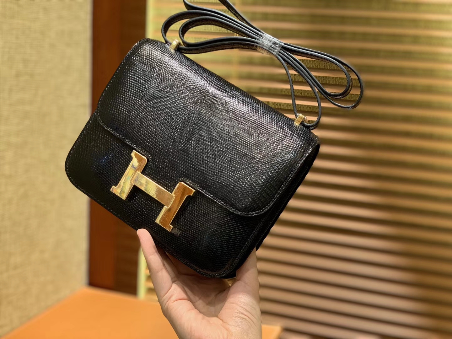 Hermès（爱马仕）Constance 18cm 经典黑 野生蜥蜴皮 顶级手缝工艺 金扣