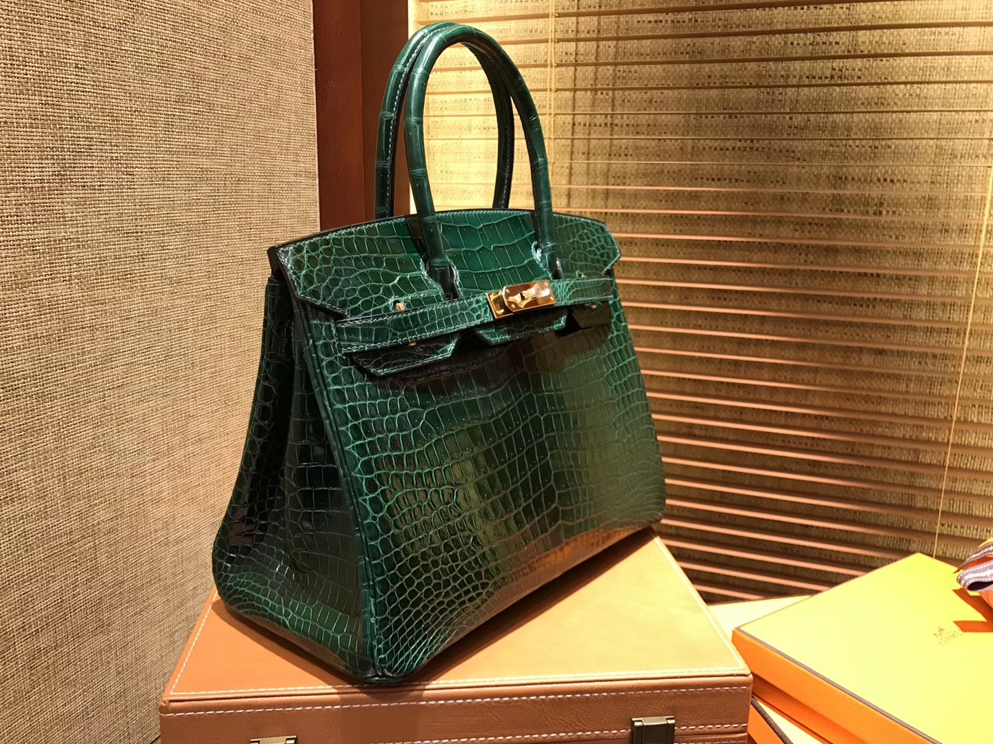 Hermès（爱马仕）Birkin铂金包 祖母绿 一级皮 湾鳄鱼皮 倒V 进口原料 顶级手缝工艺 30cm