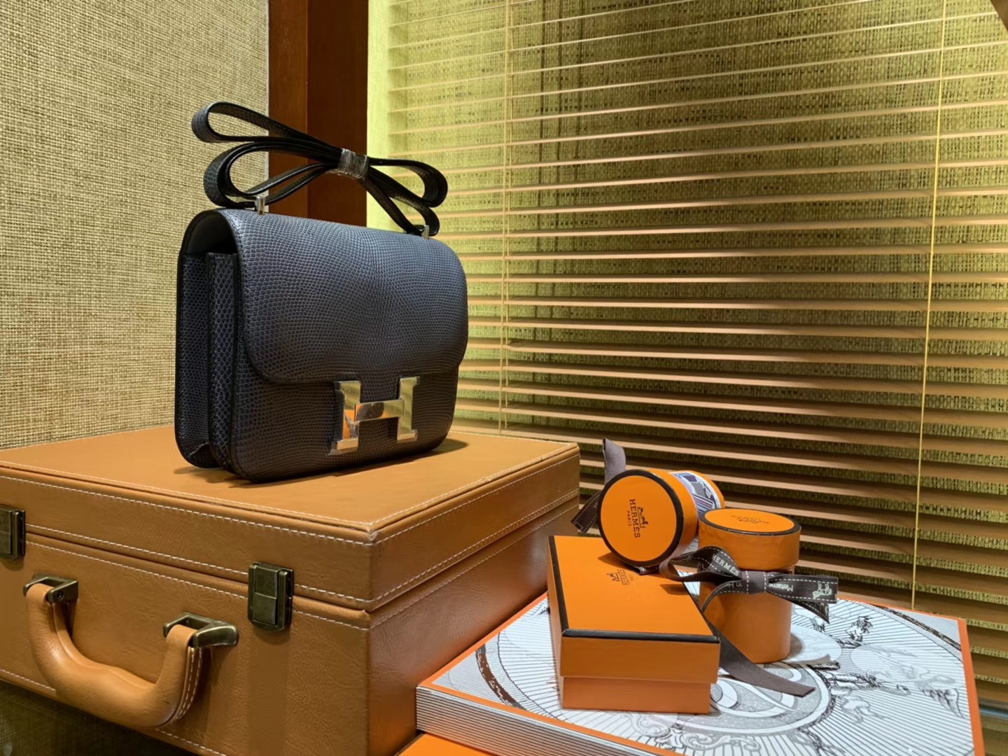 Hermès（爱马仕）Constance 18cm 铁灰色 蜥蜴皮 顶级手缝工艺 银扣