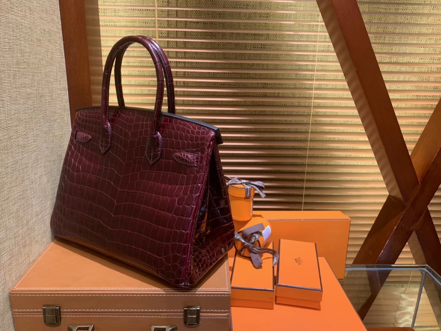 Hermès（爱马仕）Birkin铂金包 波尔多酒红 一级皮 尼罗鳄鱼 进口原料 顶级手缝工艺 30cm