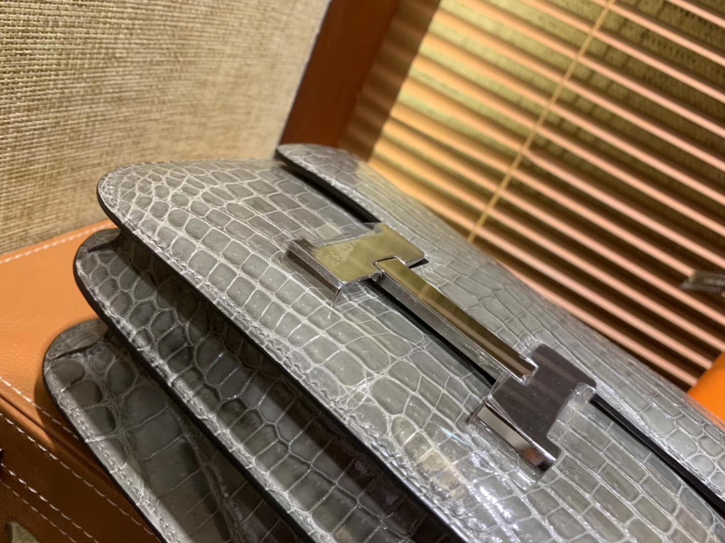 Hermès（爱马仕）Constance空姐包 巴黎灰 一级 尼罗 鳄鱼皮 臻品级别 银扣 23cm