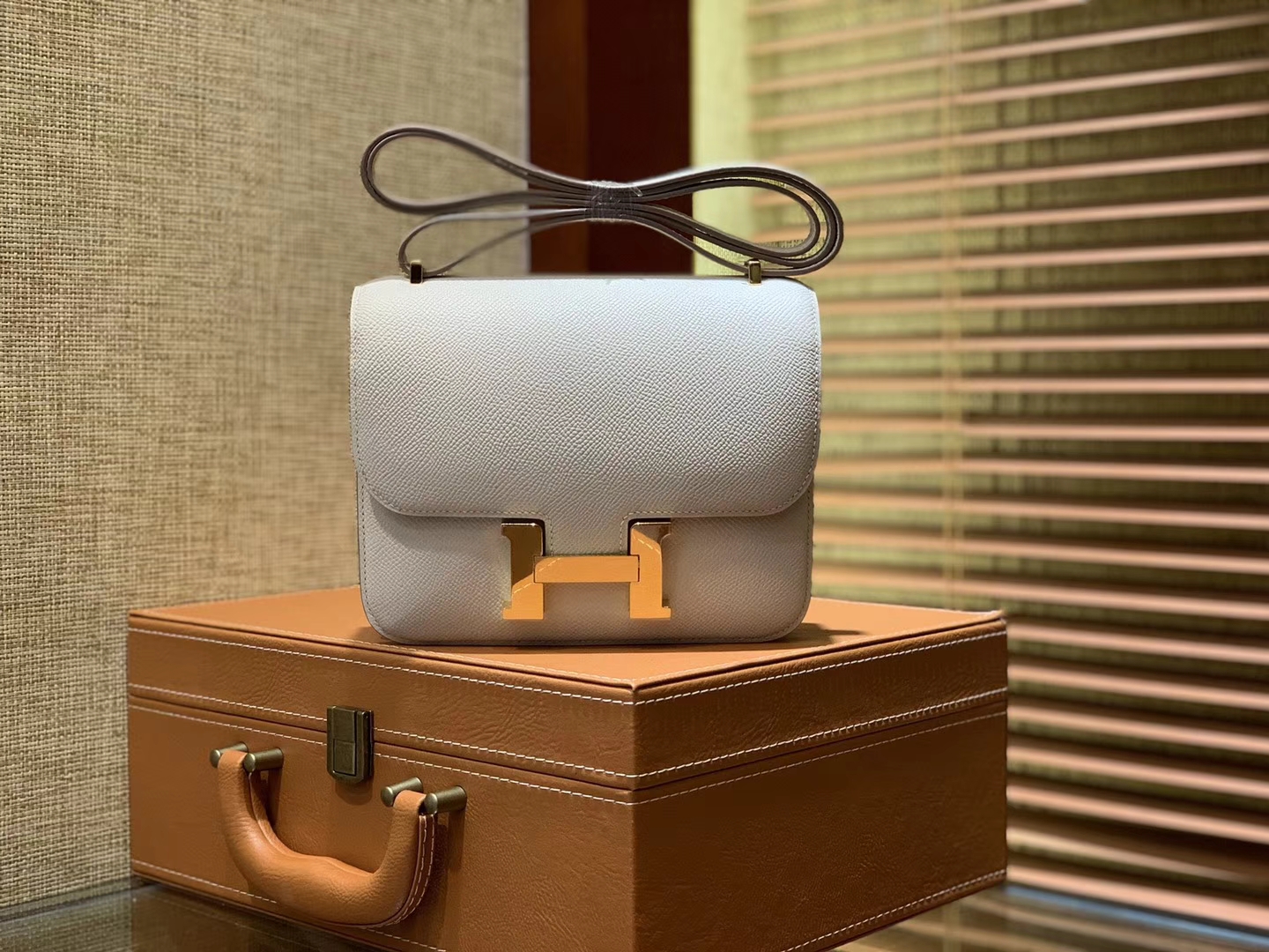 Hermès（爱马仕）Constance空姐包 掌纹 奶昔白 顶级全手工缝制 金扣 18cm