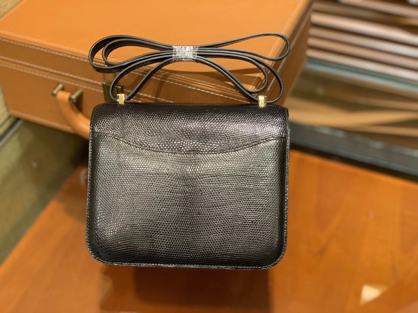 Hermès（爱马仕）Constance 18cm 经典黑 野生蜥蜴皮 顶级手缝工艺 金扣