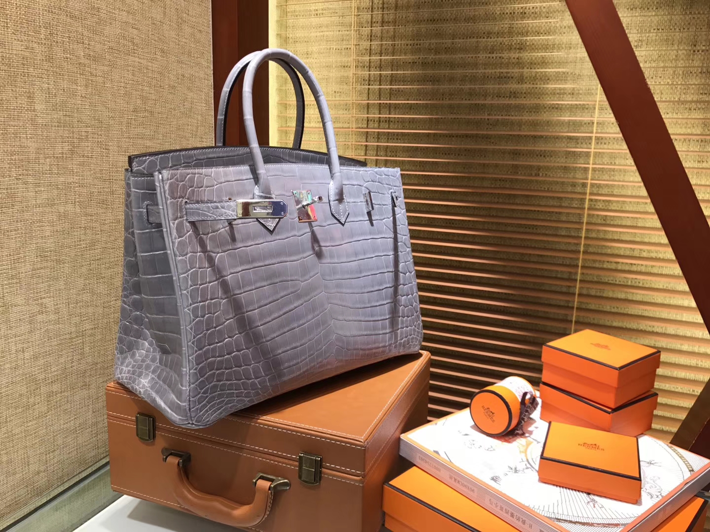 Hermès（爱马仕）Birkin铂金包 斑鸠灰 美洲鳄鱼 方块 进口原料 顶级手缝工艺 银扣 35cm