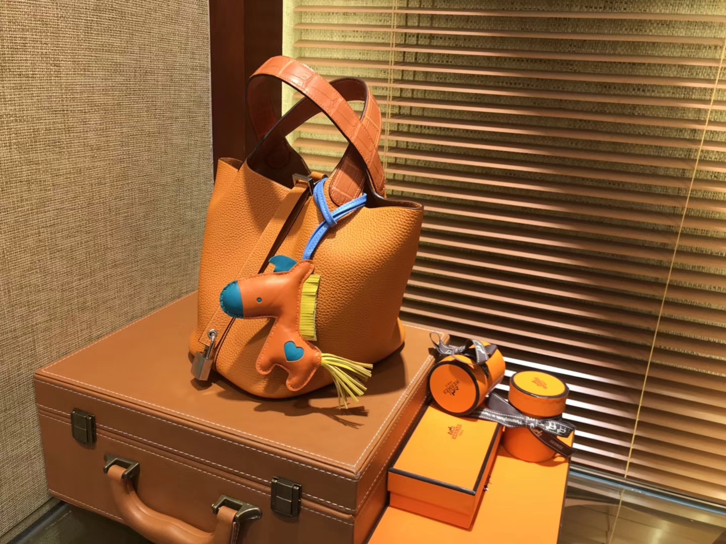 Hermès（爱马仕）Piction菜篮包 橙色 Togo牛皮 拼鳄鱼 进口原料 全手工缝制 银扣 18cm