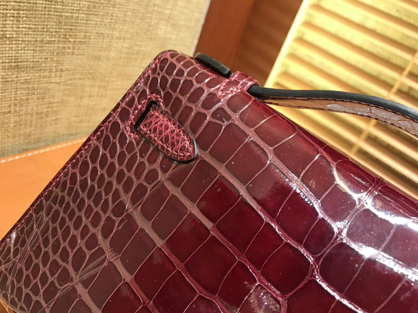 Hermès（爱马仕）MiniKelly 迷你凯莉 波尔多酒红 进口鳄鱼皮 顶级手缝工艺 金扣 22cm
