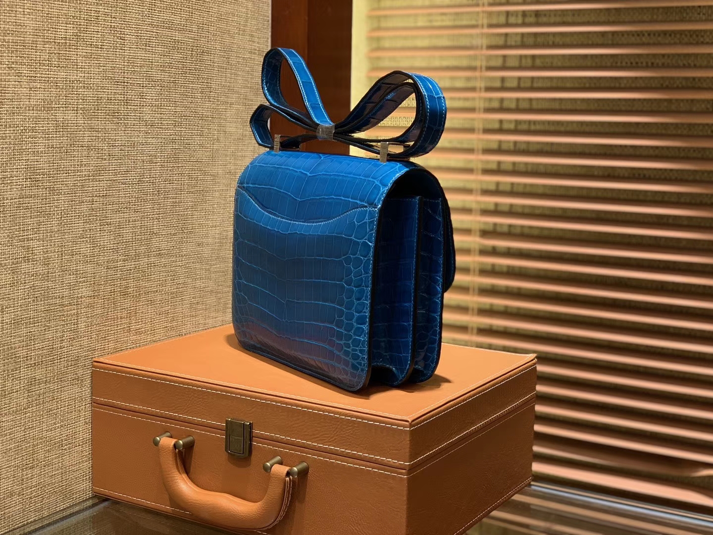 Hermès（爱马仕）Constance 23cm 伊滋密尔蓝 一级尼罗鳄鱼皮 顶级手缝工艺 金扣