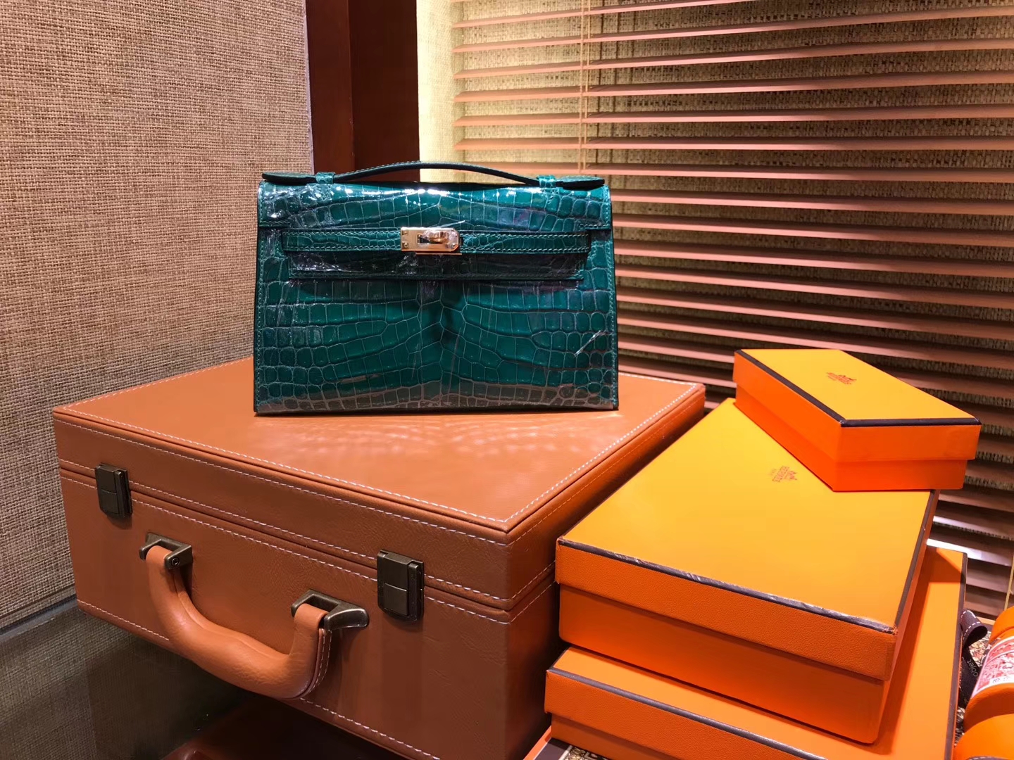 Hermès（爱马仕）MiniKelly 迷你凯莉 祖母绿 进口鳄鱼皮 顶级手缝工艺 金扣 22cm