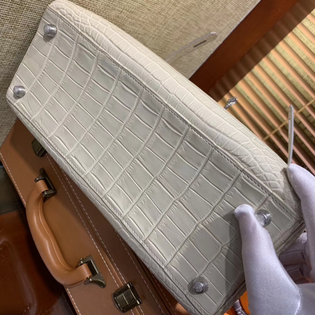 Hermès（爱马仕）Kelly 凯莉包 羊毛白 尼罗雾面 一级鳄鱼皮 顶级全手工缝制 银扣 28cm