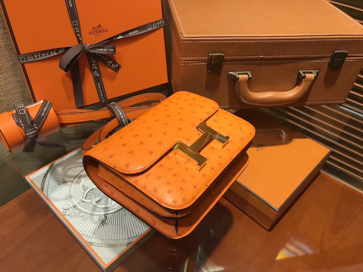 Hermès（爱马仕）Constance 18cm 经典橙 南非进口鸵鸟 KK级别 顶级全手工 金扣