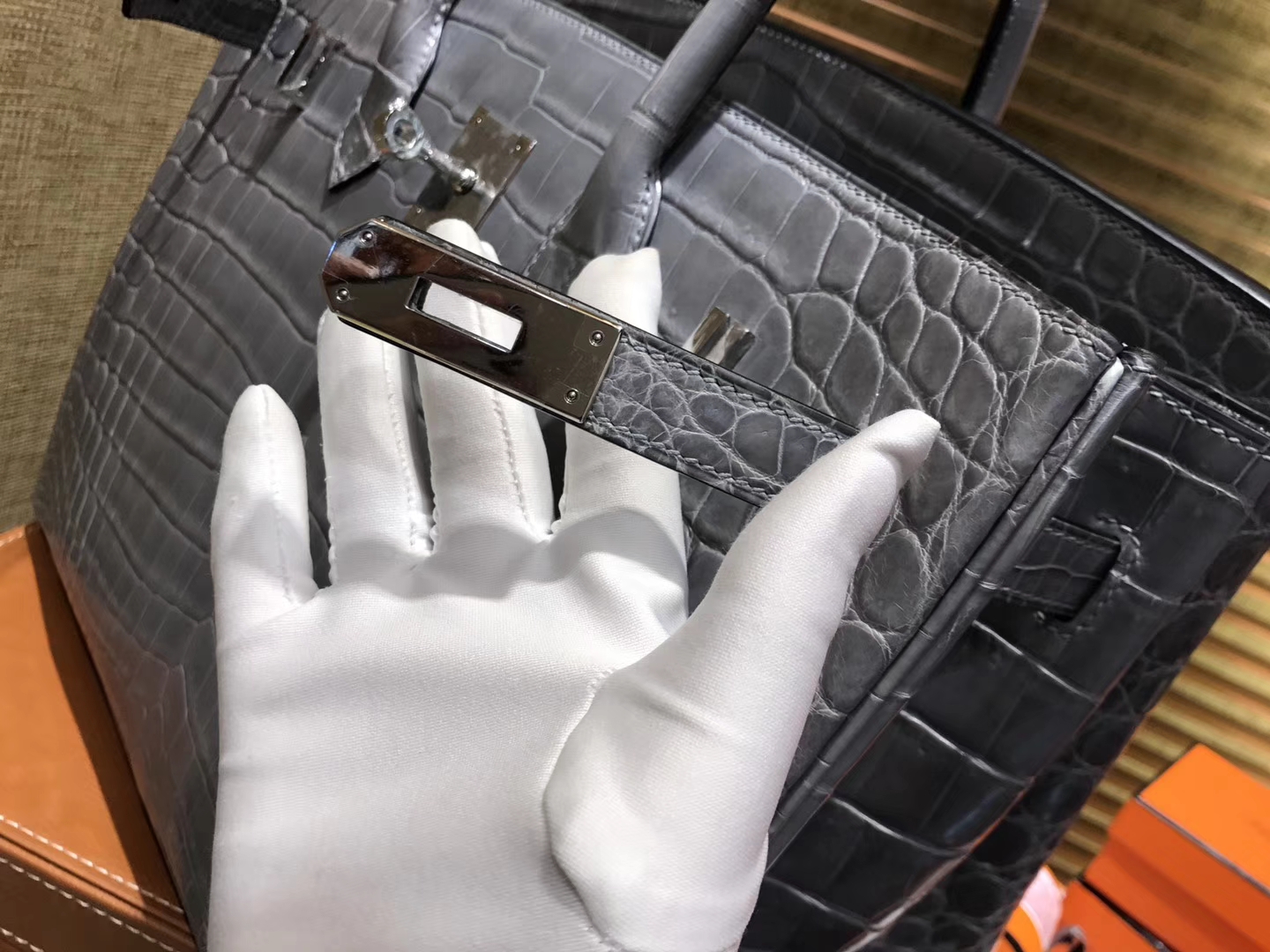 Hermès（爱马仕）Birkin铂金包 斑鸠灰 美洲鳄鱼 方块 进口原料 顶级手缝工艺 银扣 35cm