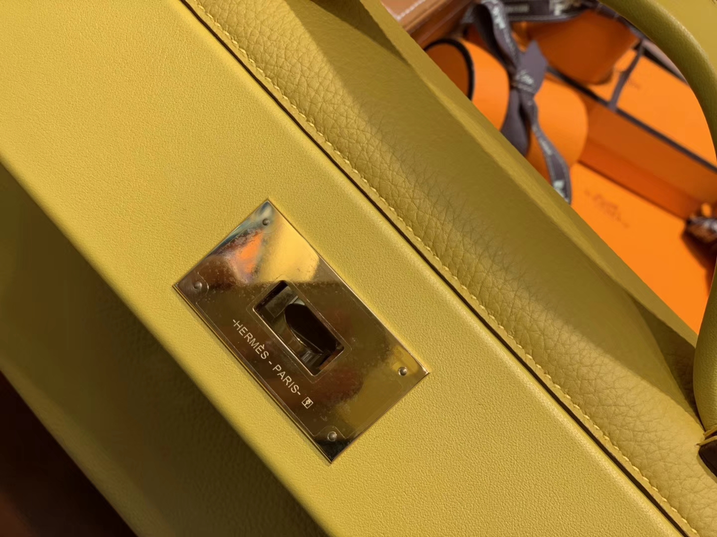 Hermès（爱马仕）Kelly-2424 黄色 原厂御用顶级小牛皮拼Swift皮 togo 金扣 29cm
