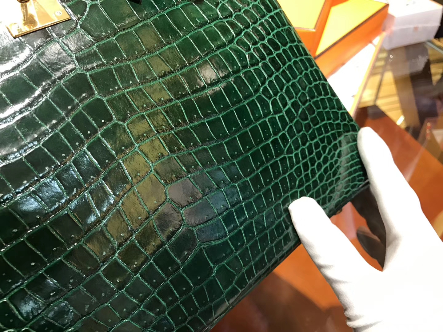 Hermès（爱马仕）Birkin铂金包 祖母绿 一级皮 湾鳄鱼皮 倒V 进口原料 顶级手缝工艺 30cm