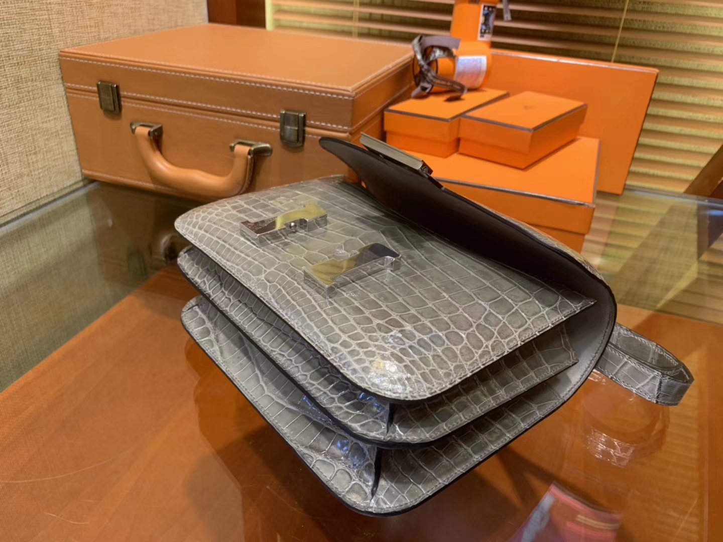 Hermès（爱马仕）Constance空姐包 巴黎灰 一级 尼罗 鳄鱼皮 臻品级别 银扣 23cm