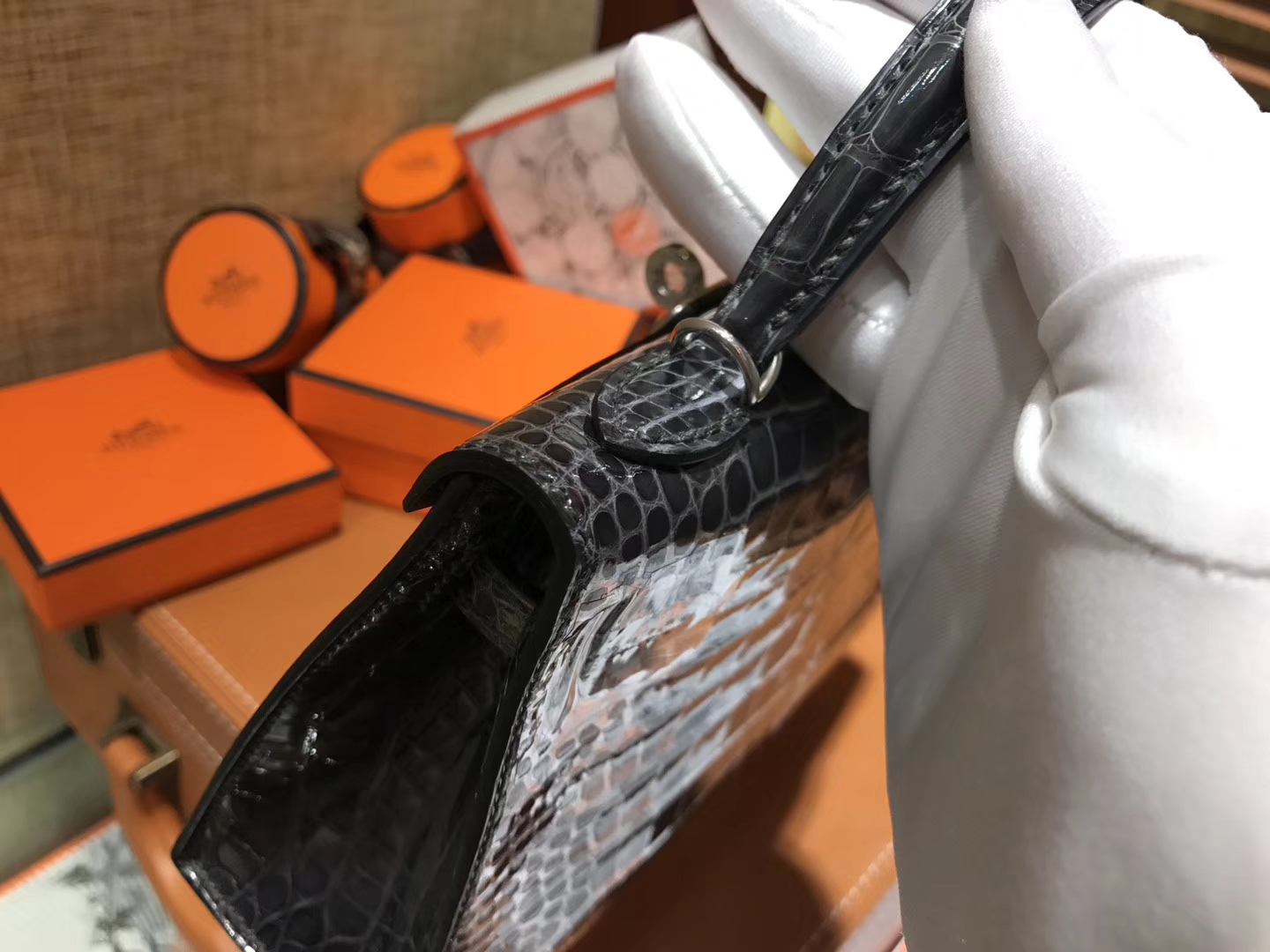Hermès（爱马仕）MiniKelly 迷你凯莉 石墨黑 一级美洲鳄鱼皮 顶级手缝蜡线 银扣 19cm 2代