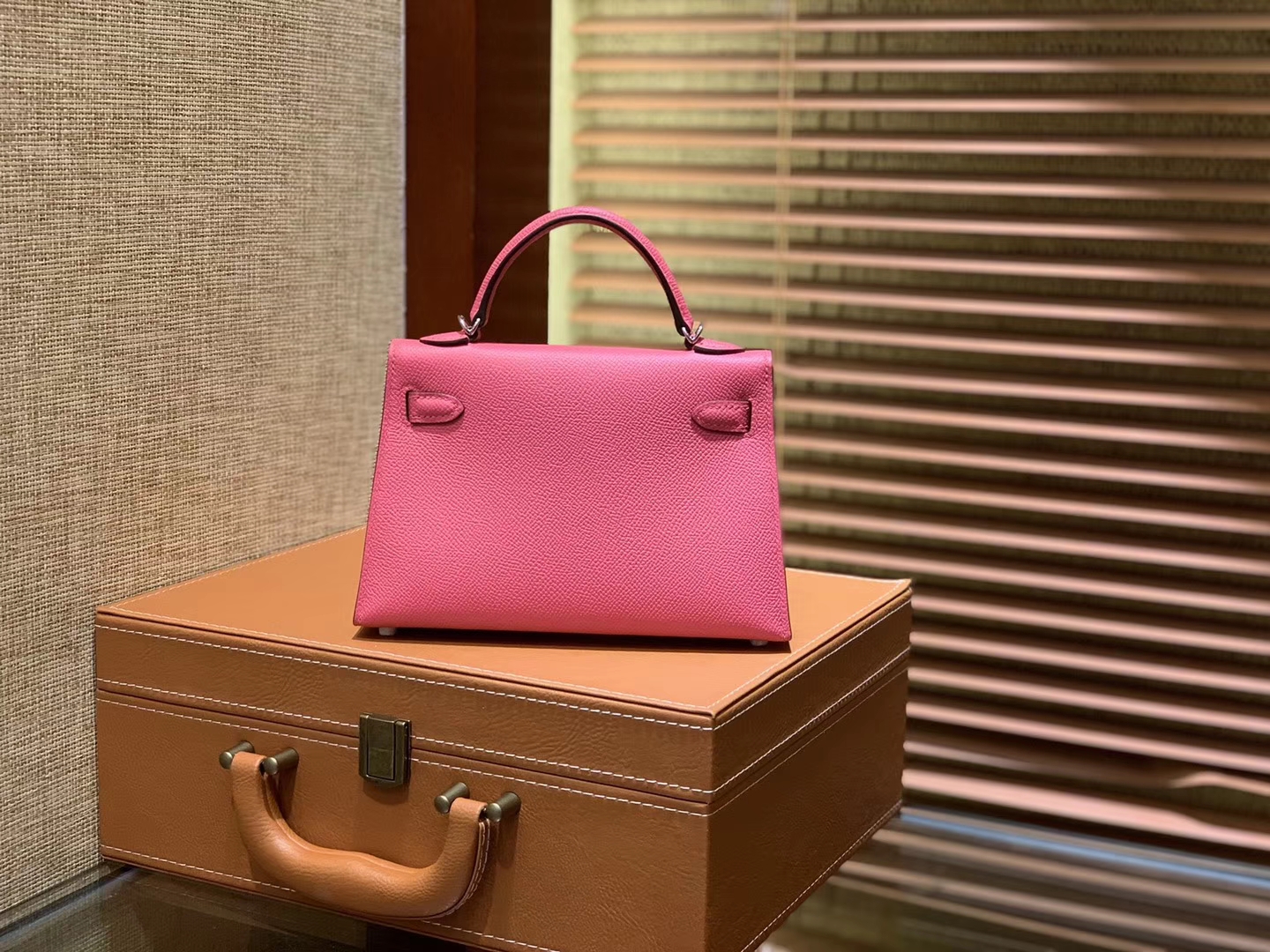 Hermès（爱马仕）MiniKelly 迷你凯莉 新唇膏粉 德国掌纹牛皮 原版蜜蜡 全手工缝制 2代 19cm