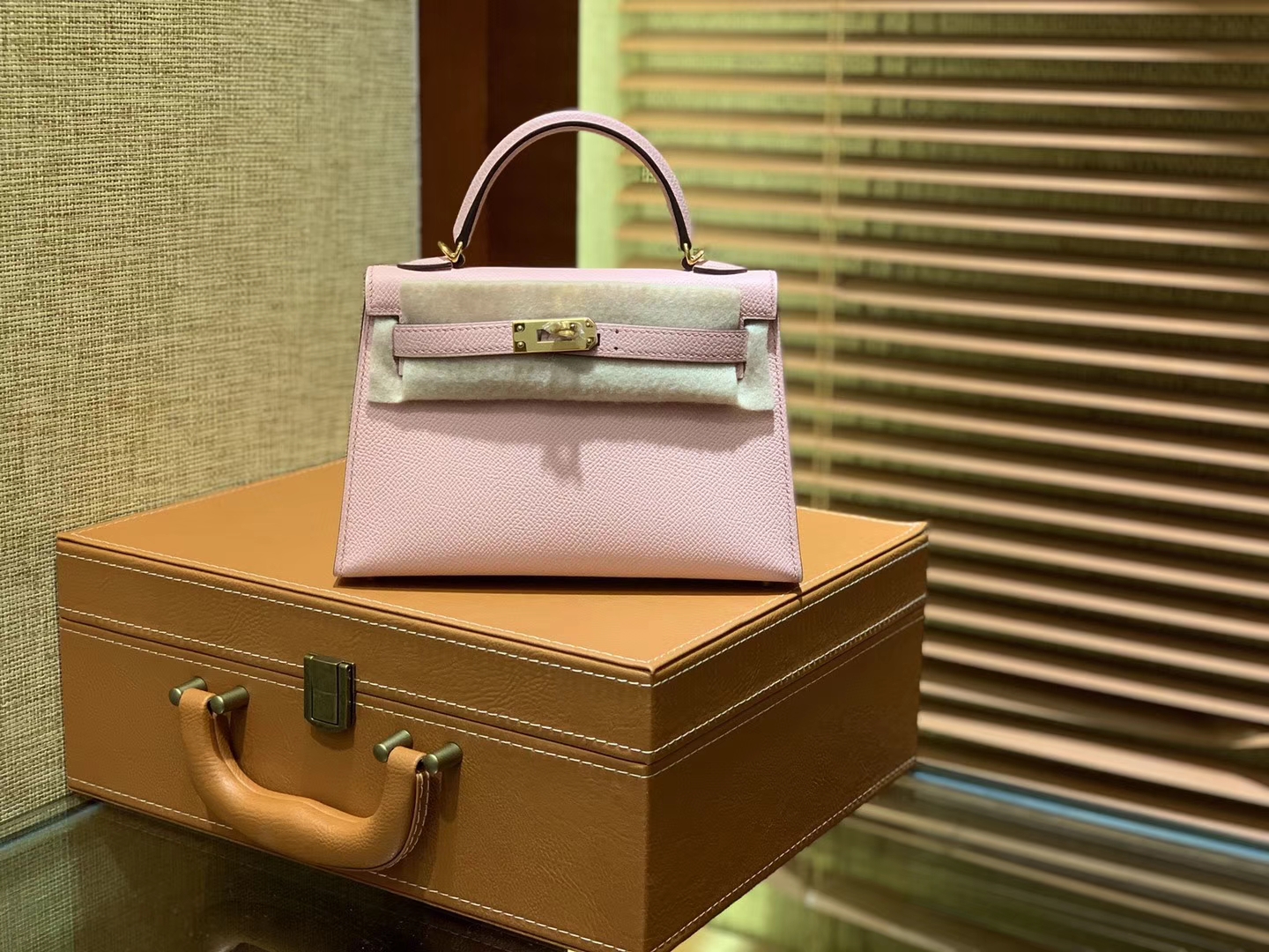 Hermès（爱马仕）MiniKelly 迷你凯莉 新樱花粉 Q粉 德国掌纹牛皮 原版蜜蜡 全手工缝制 2代 19cm