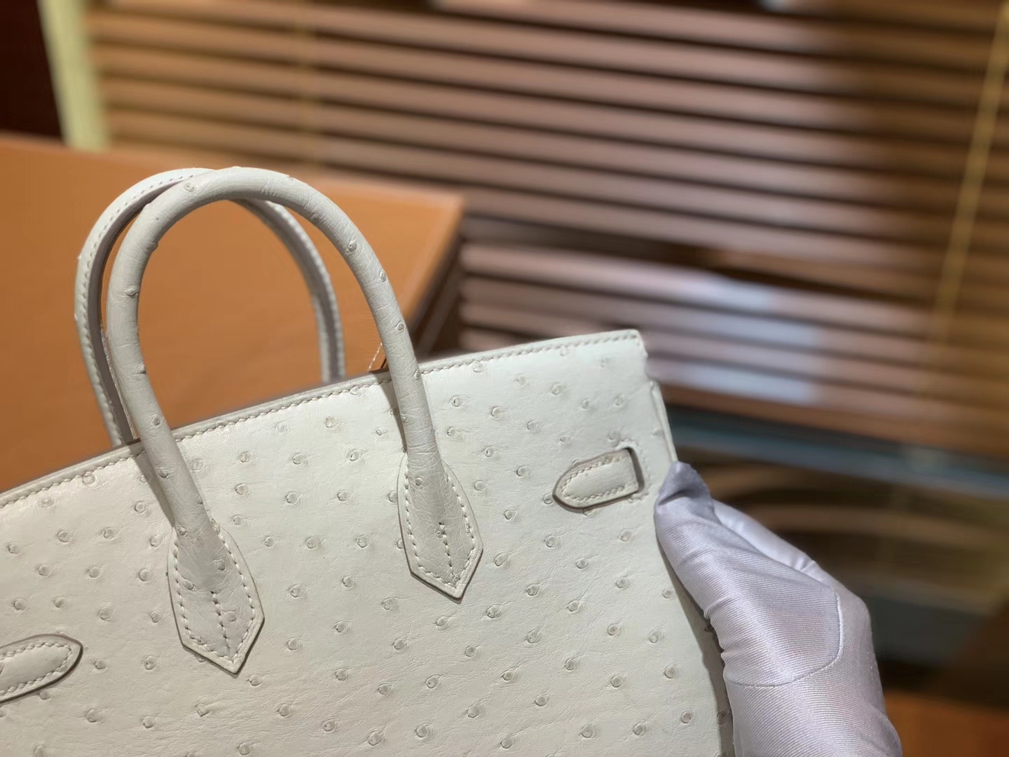 Hermès（爱马仕）Birkin 25cm 奶昔白 南非进口鸵鸟皮 顶级手缝工艺 金扣