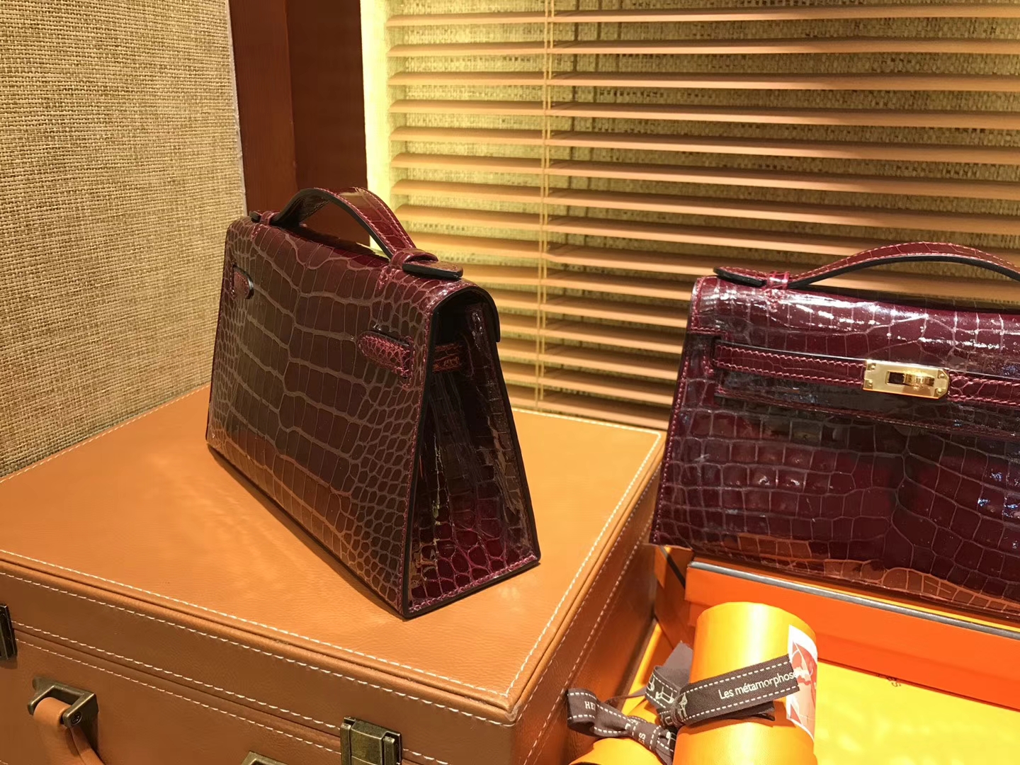 Hermès（爱马仕）MiniKelly 迷你凯莉 波尔多酒红 进口鳄鱼皮 顶级手缝工艺 金扣 22cm