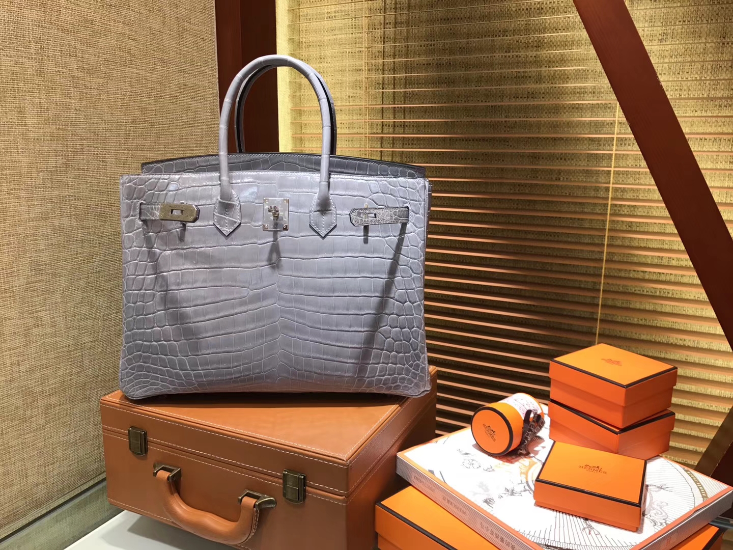 Hermès（爱马仕）Birkin铂金包 斑鸠灰 美洲鳄鱼 方块 进口原料 顶级手缝工艺 银扣 35cm