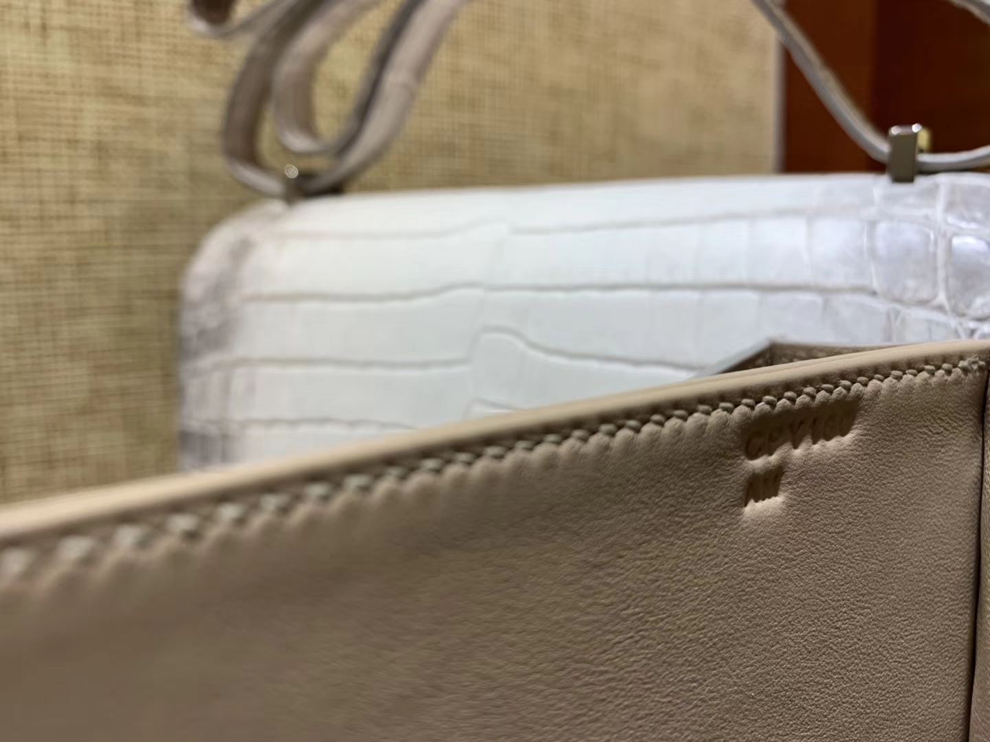 Hermès（爱马仕）Constance空姐包 喜玛拉雅 包中皇后 一级 尼罗 鳄鱼皮 臻品级别 银扣 18cm