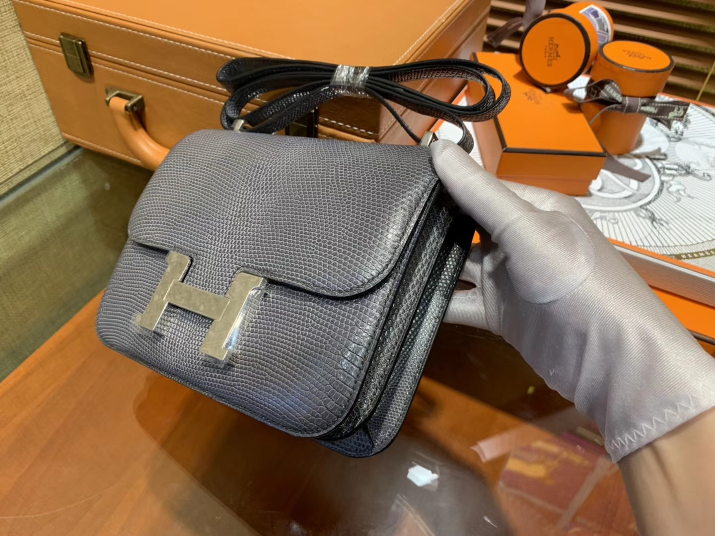 Hermès（爱马仕）Constance 18cm 铁灰色 蜥蜴皮 顶级手缝工艺 银扣