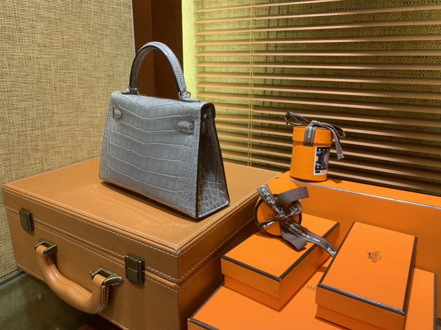 Hermès（爱马仕）MiniKelly 迷你凯莉 巴黎灰 一级美洲鳄鱼皮 顶级手缝蜡线 银扣 19cm 2代