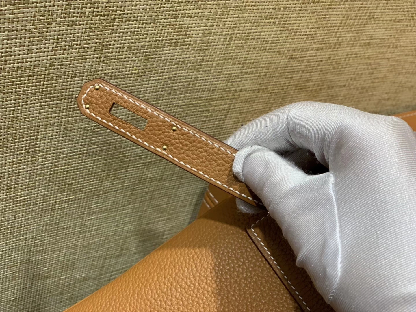 Hermès（爱马仕）Kelly凯莉包 togo小牛皮 太妃金 进口原料 原版蜜蜡线 金扣 28cm