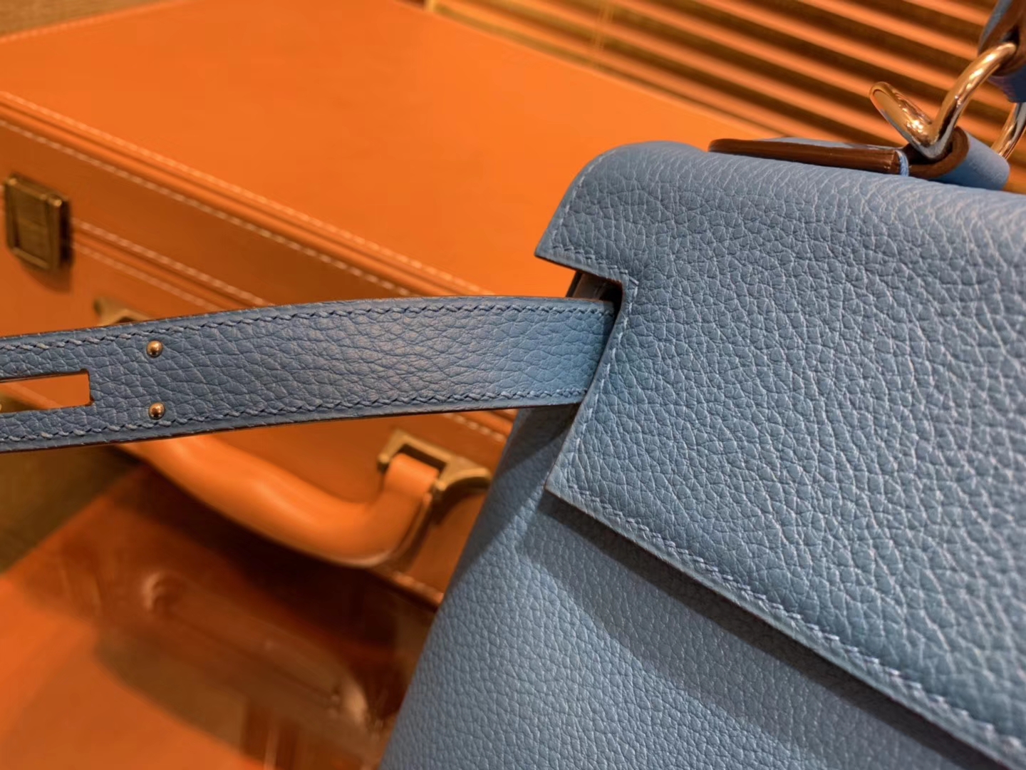 Hermès（爱马仕）Kelly凯莉包 togo小牛皮 坦桑尼亚蓝 金扣 28cm