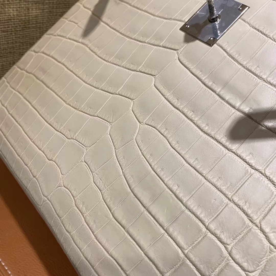 Hermès（爱马仕）Kelly 凯莉包 羊毛白 尼罗雾面 一级鳄鱼皮 顶级全手工缝制 银扣 28cm