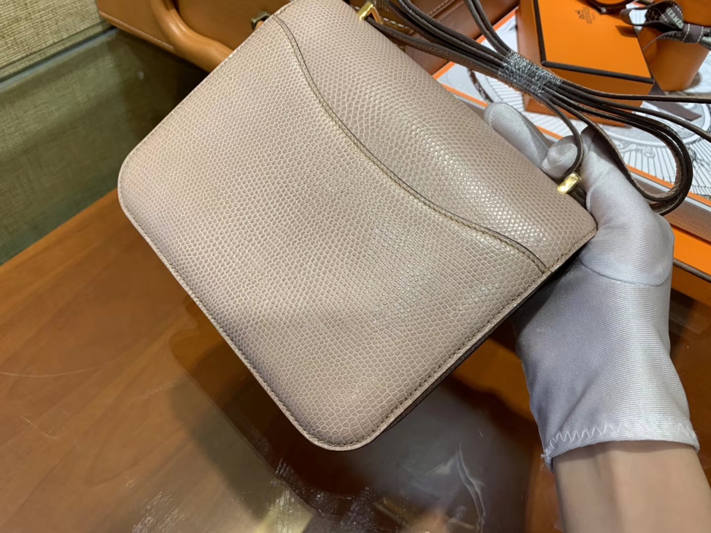 Hermès（爱马仕）Constance空姐包 裸色 蜥蜴皮 顶级全手工缝制 金扣 18cm