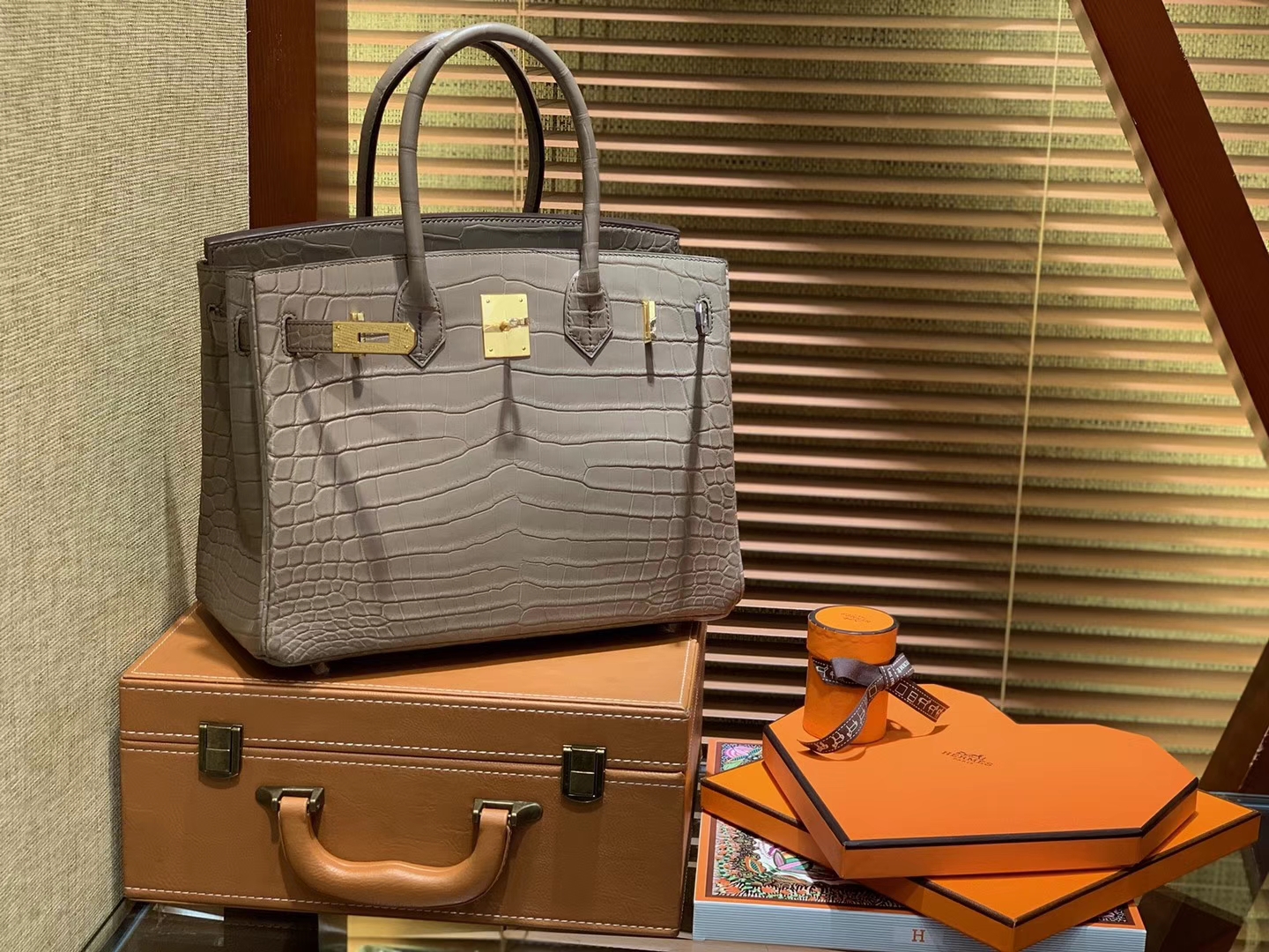 Hermès（爱马仕）Birkin铂金包 斑鸠灰 一级皮 雾面尼罗鳄鱼皮 进口原料 顶级手缝工艺 30cm