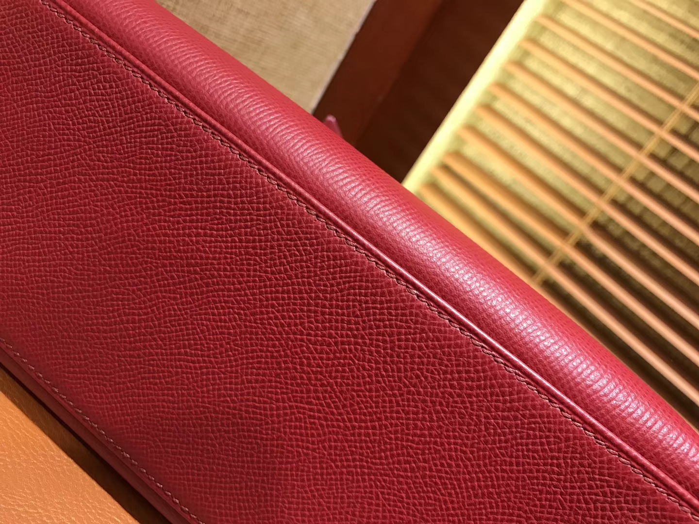 Hermès（爱马仕）Kelly凯莉包 掌纹小牛皮 石榴红 进口原料 原版蜜蜡线 顶级工艺 金扣 25cm
