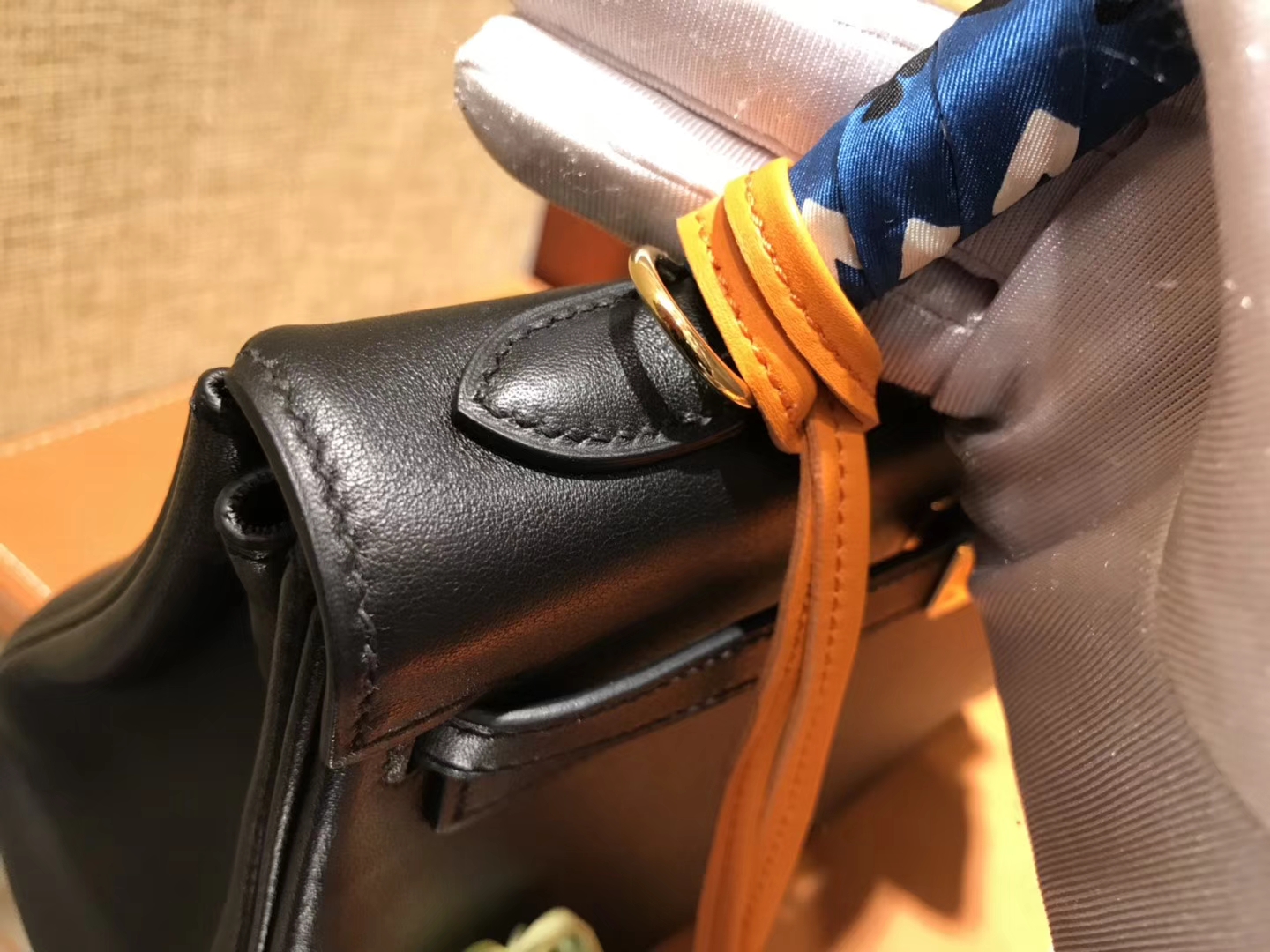 Hermès（爱马仕）Kelly凯莉包 经典黑 swift 牛皮 进口原料 原版蜜蜡线 金扣 25cm