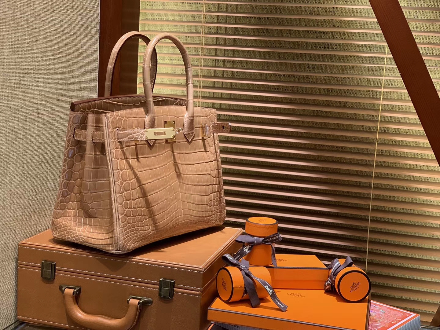 Hermès（爱马仕）Birkin铂金包 奶茶色 一级皮 尼罗鳄鱼 进口原料 顶级手缝工艺 30cm
