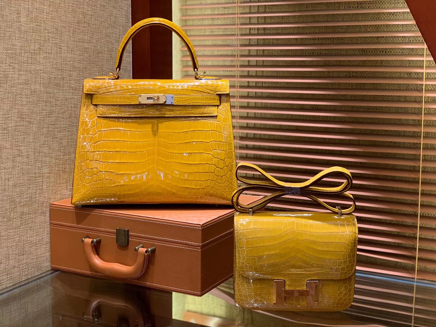 Hermès（爱马仕）Kelly 凯莉包 琥珀黄 级尼罗鳄鱼皮 顶级全手工缝制 金扣 28cm