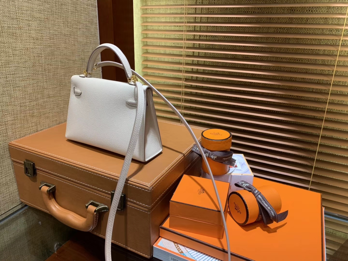 Hermès（爱马仕）MiniKelly 迷你凯莉 奶昔白 德国掌纹牛皮 原版蜜蜡 全手工缝制 2代 19cm