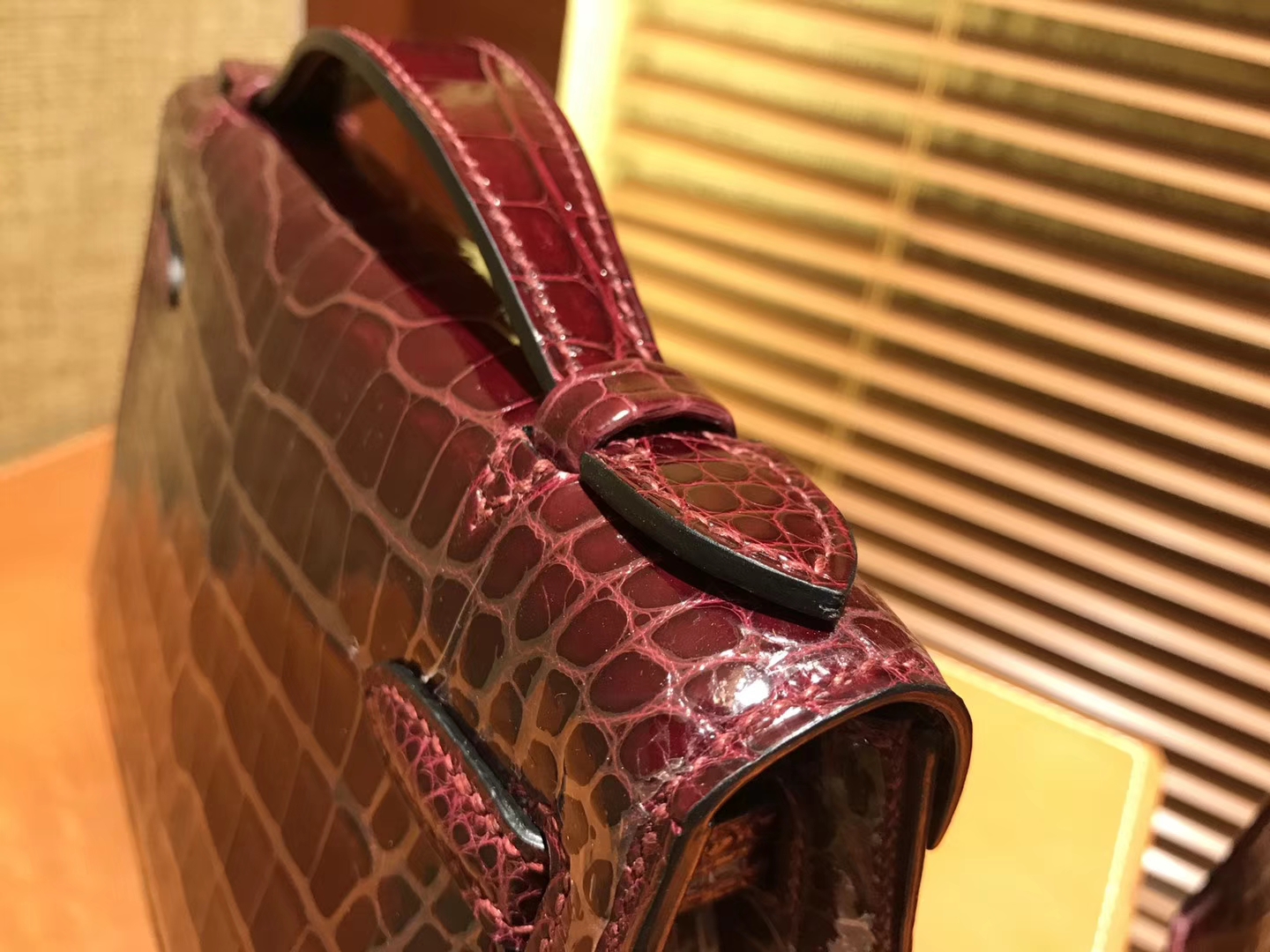 Hermès（爱马仕）MiniKelly 迷你凯莉 波尔多酒红 进口鳄鱼皮 顶级手缝工艺 金扣 22cm